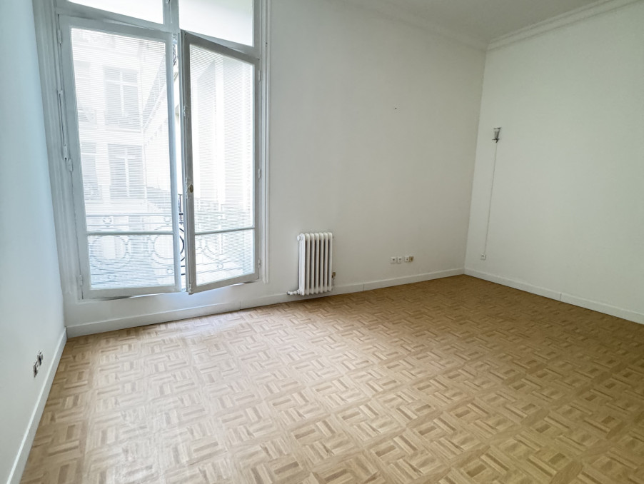 Vente Professionnel PARIS 8EME ARRONDISSEMENT  470 000 €