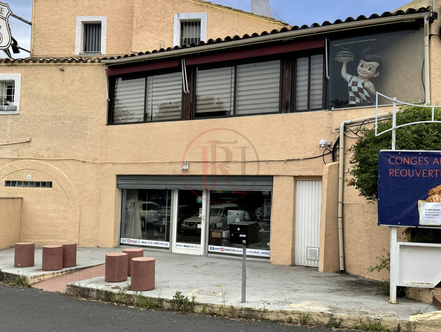 Vente Local Saint-Clément-de-Rivière  884 000 €