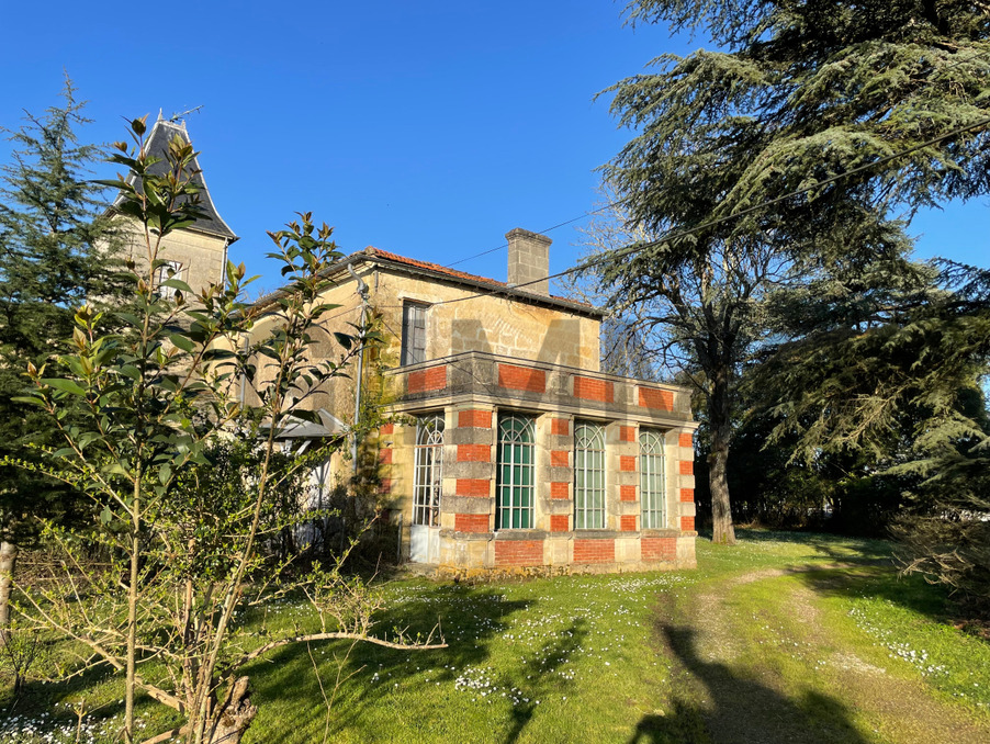 Vente Chateau ARVEYRES 1 365 000 €