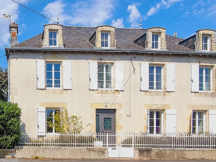 Vente Maison Civray  318 000 €