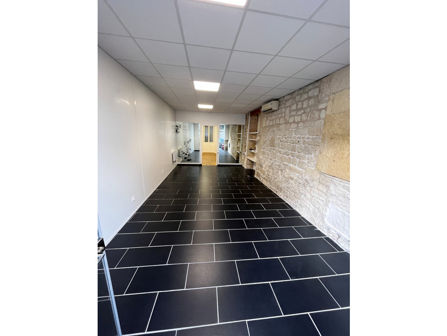 Location Local Saintes  550 €