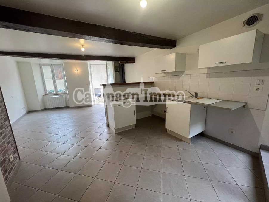 Location Maison Villechenève  470 €