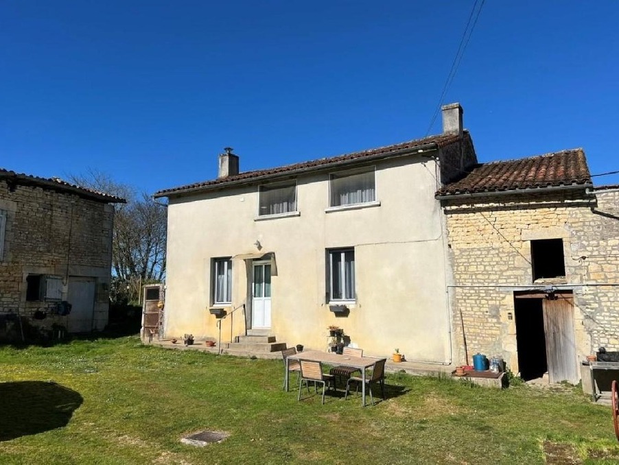 Vente Maison RUFFEC 96 750 €
