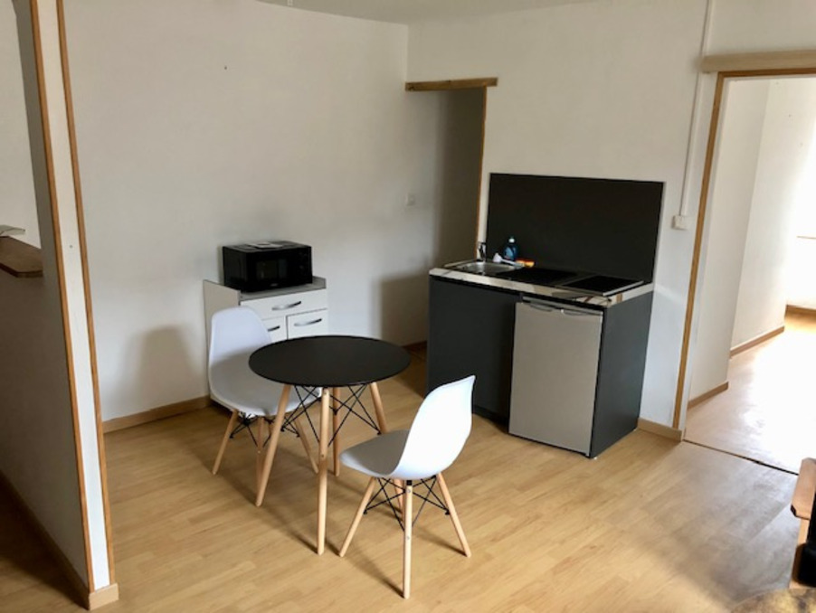 Location Appartement Le Martinet  369 €