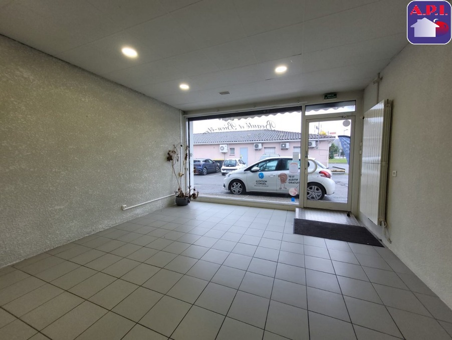 Location Local LAROQUE D'OLMES  480 €