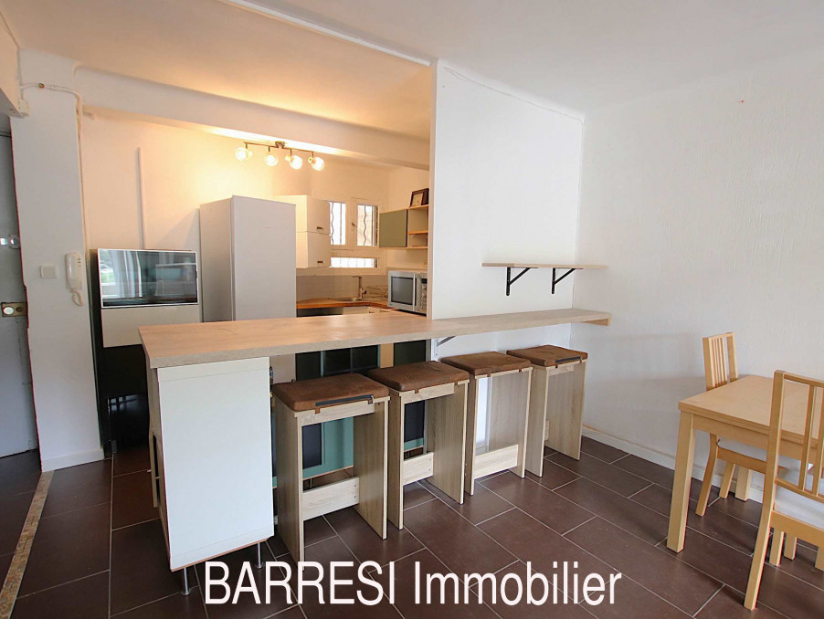 Location Appartement TOULON  750 €