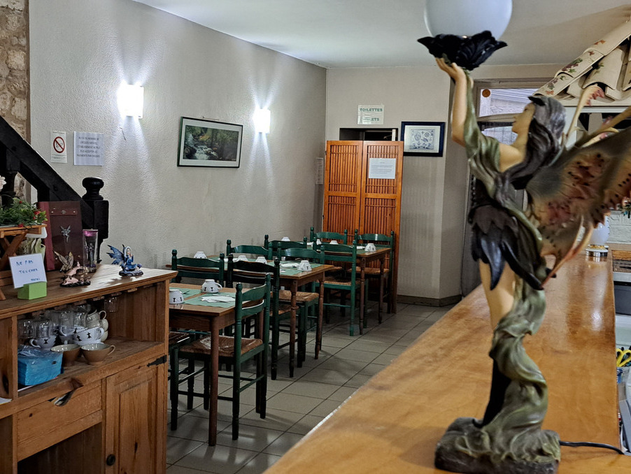 Vente Local Saintes 85 600 €