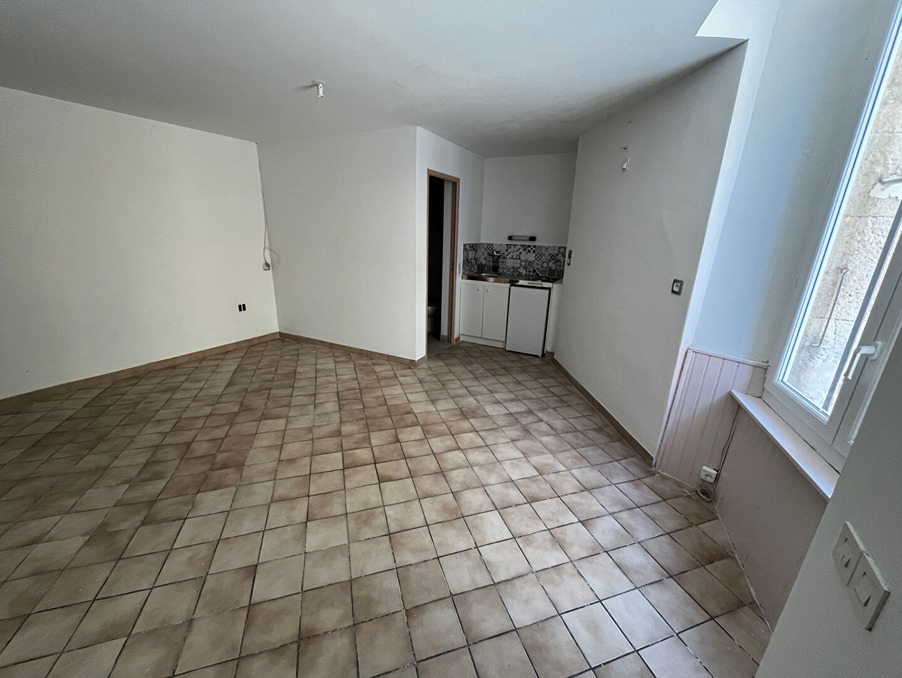 Location Appartement Malaucène  380 €