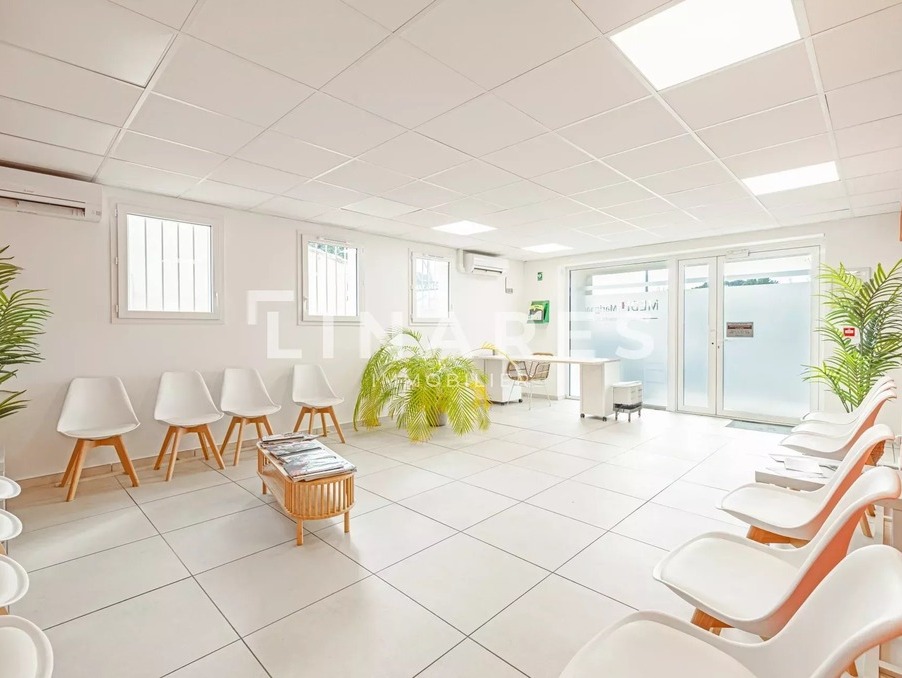 Location Local Marignane  650 €