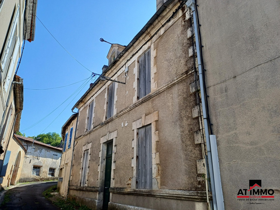 Vente Immeuble Chalais 69 500 €