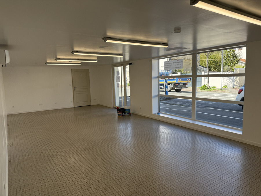 Location Local Saintes  650 €