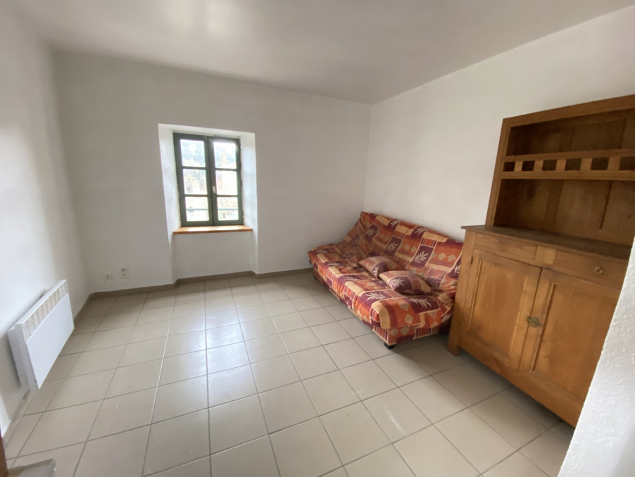 Location Appartement AUROUX  240 €