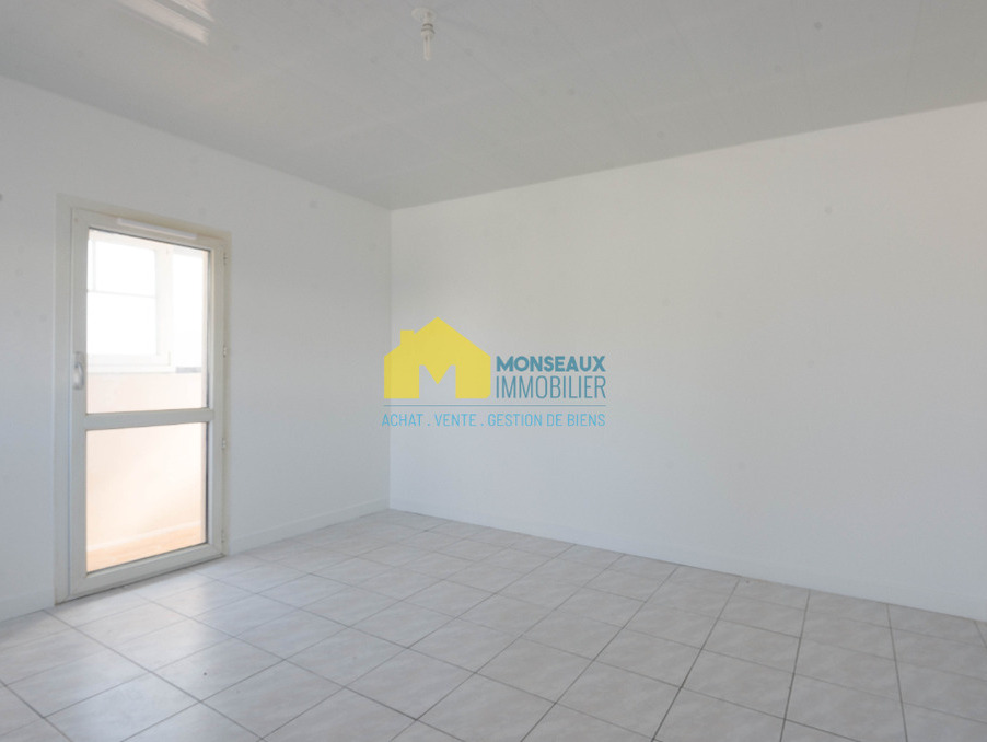 Location Appartement La ville du bois  478 €