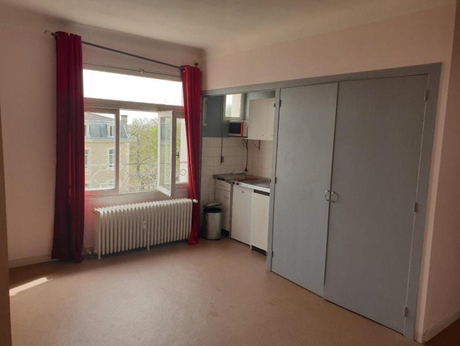 Location Appartement POITIERS  335 €
