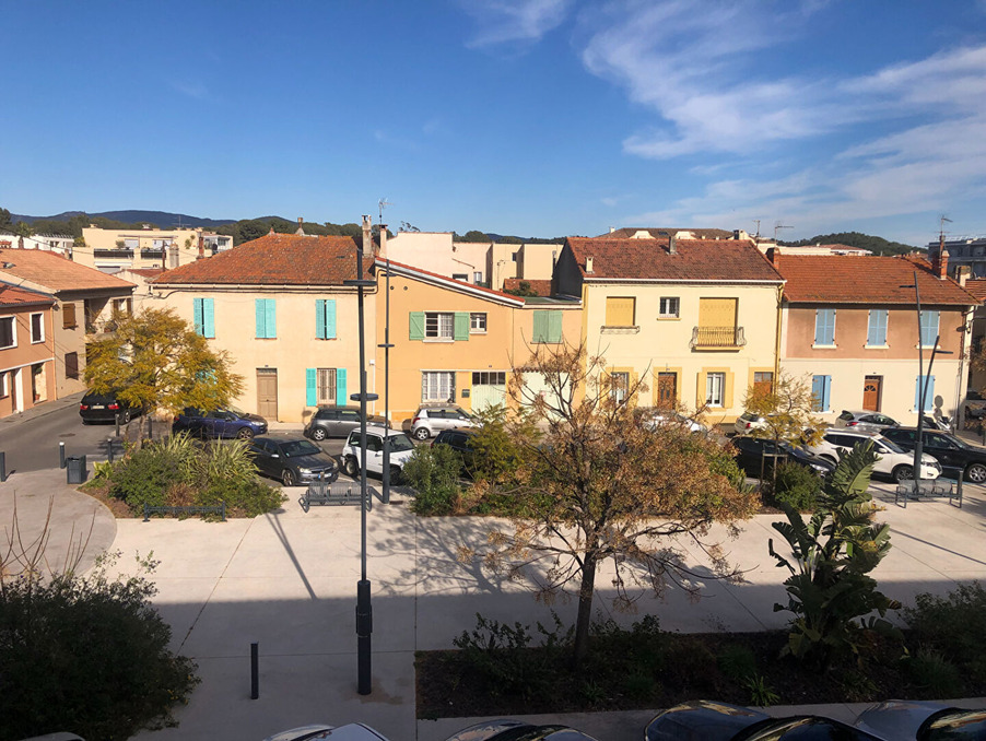 Location Appartement La Londe-les-Maures  870 €