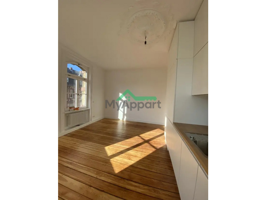 Location Appartement PARIS 9EME ARRONDISSEMENT  980 €