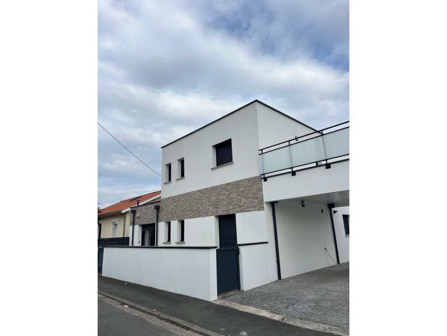 Location Maison BEGLES 1 990 €