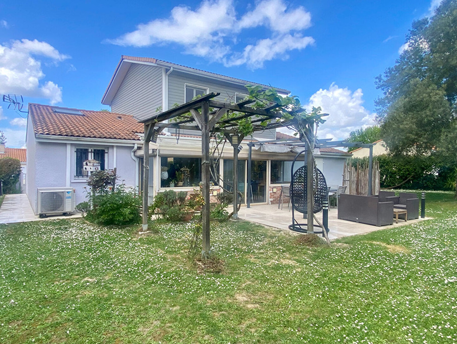 Vente Maison Bassens  420 000 €