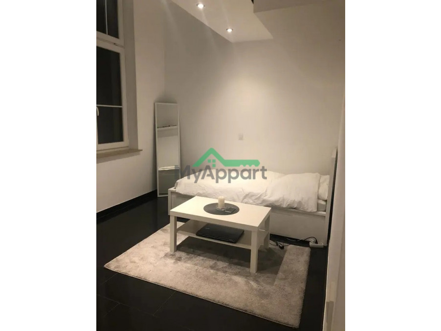 Location Appartement PARIS 10EME ARRONDISSEMENT  770 €