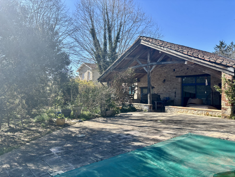 Vente Propriete Saint-Vite  530 000 €