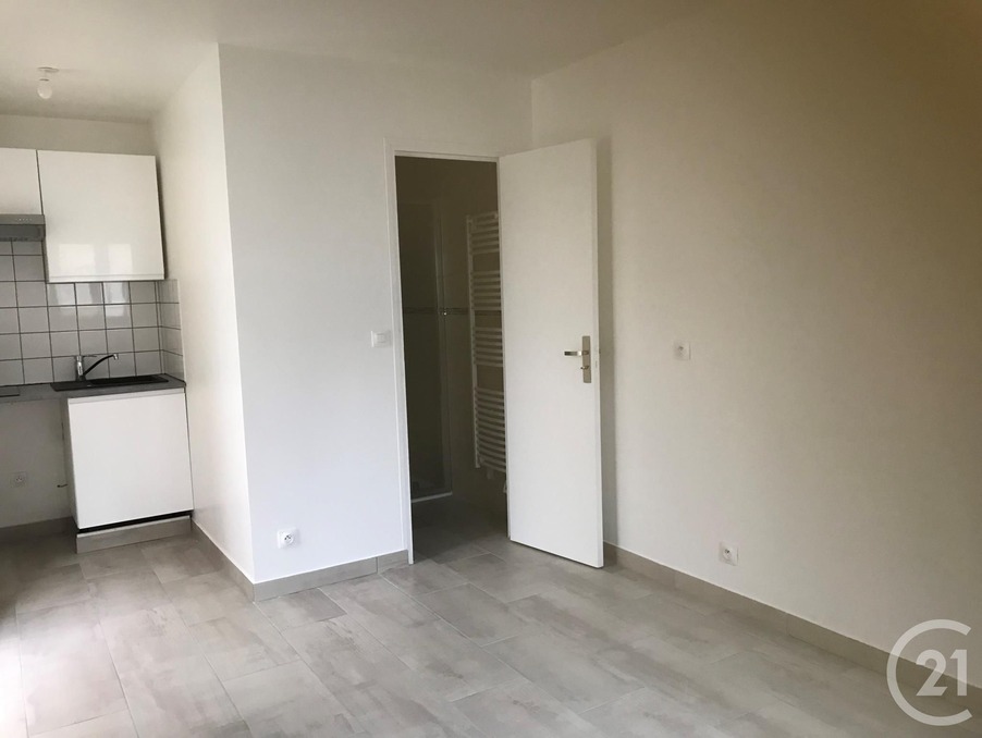 Location Appartement Gif sur yvette  642 €