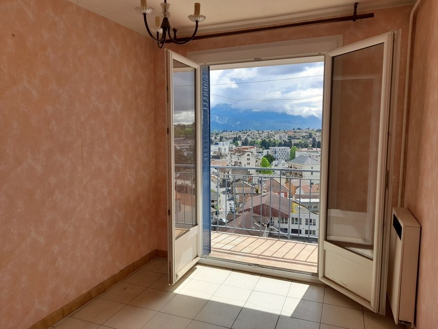 Vente Appartement VOIRON  126 000 €