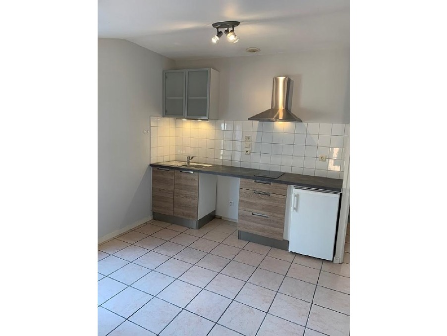 Location Appartement MACON  340 €