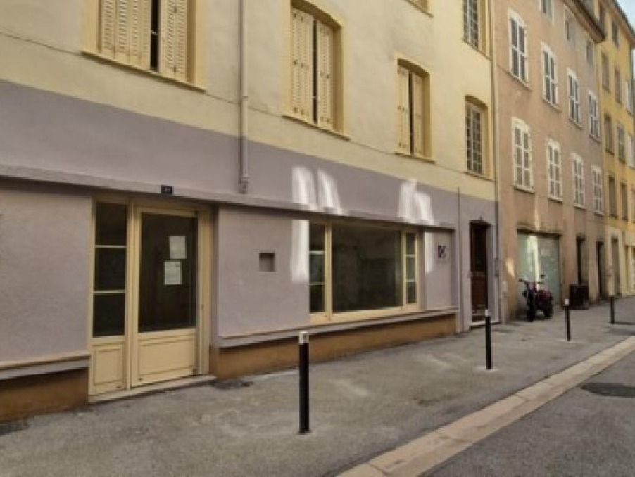 Location Local MACON  390 €