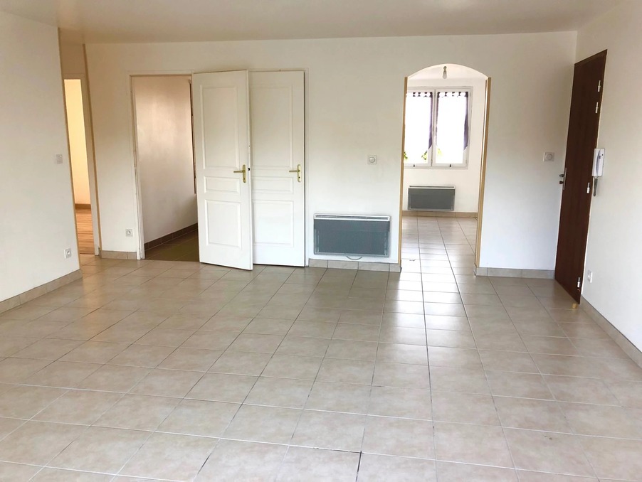 Location Appartement Sully-sur-Loire  570 €