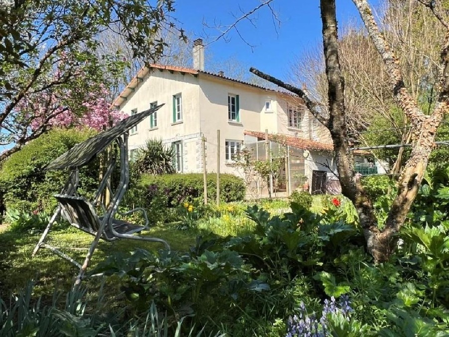 Vente Maison RUFFEC  212 760 €