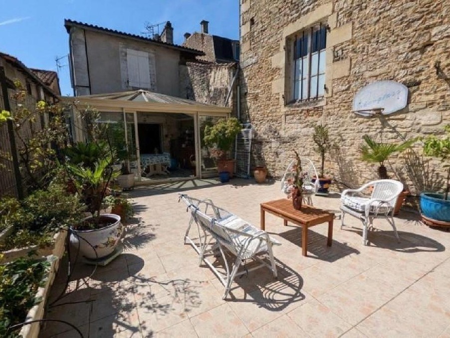 Vente Maison RUFFEC  157 400 €