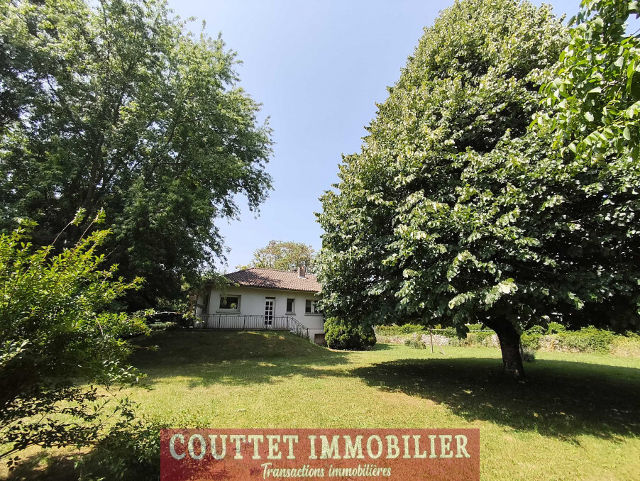 Vente Maison CHASSENEUIL SUR BONNIEURE  137 800 €