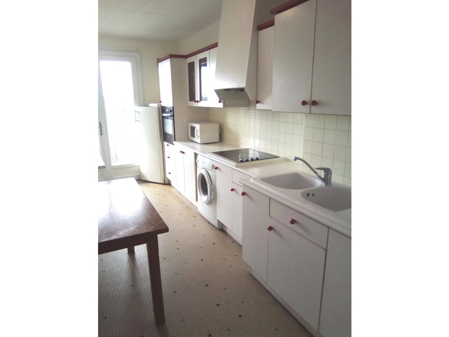 Location Appartement Angoulême  560 €