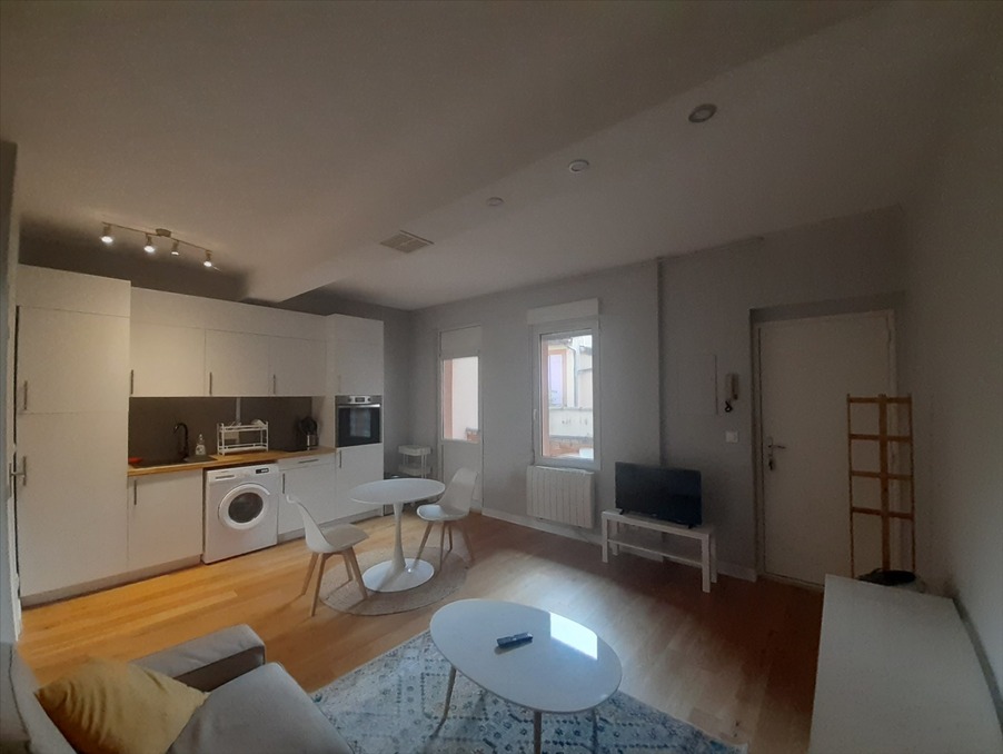 Location Appartement TOULOUSE  922 €