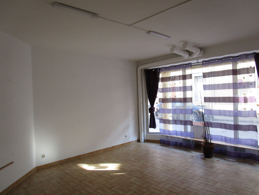 Location Local Carcassonne  375 €