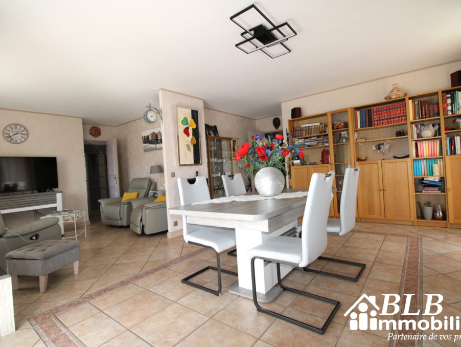 Vente Appartement Élancourt  259 000 €
