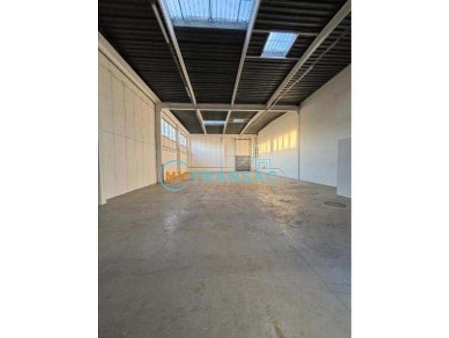 Location Local Valenton 3 040 €