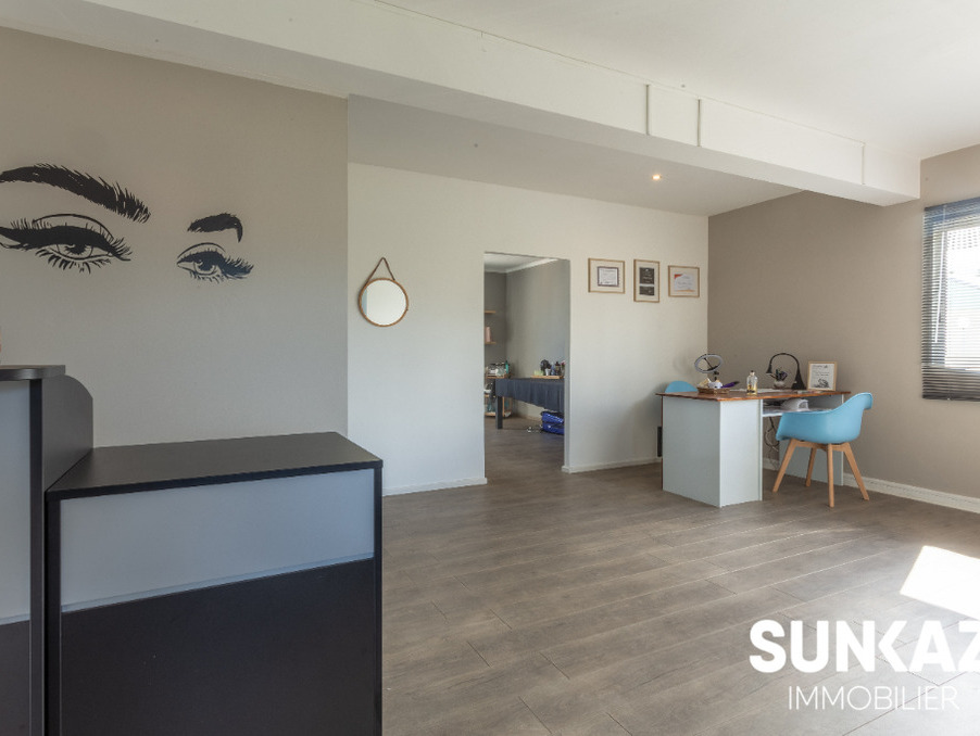 Location Local Saint-Pierre  825 €