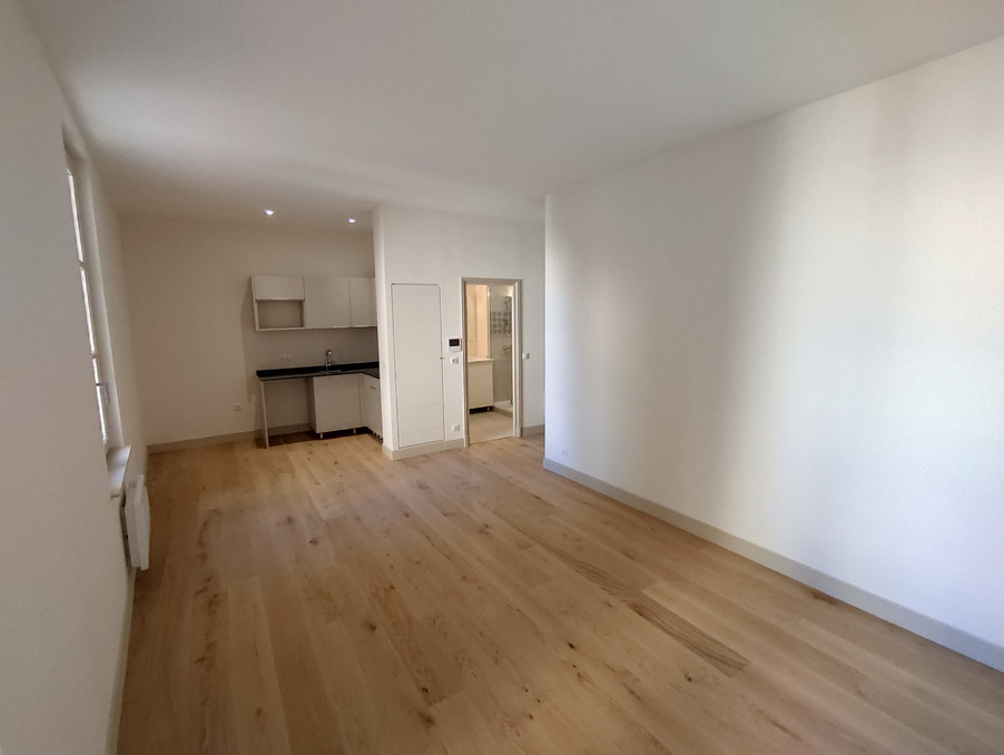 Location Appartement Avignon  681 €