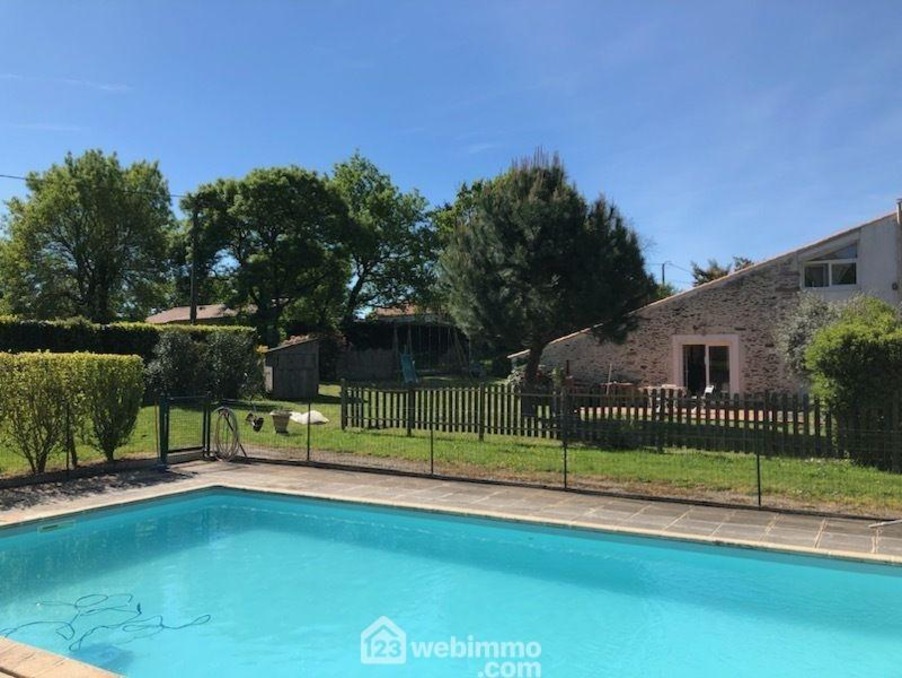 Vente Maison Poiroux  289 900 €