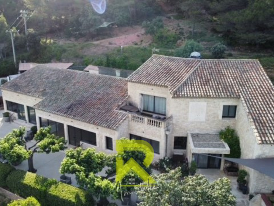 Vente Local Clermont-l'Hérault  750 000 €