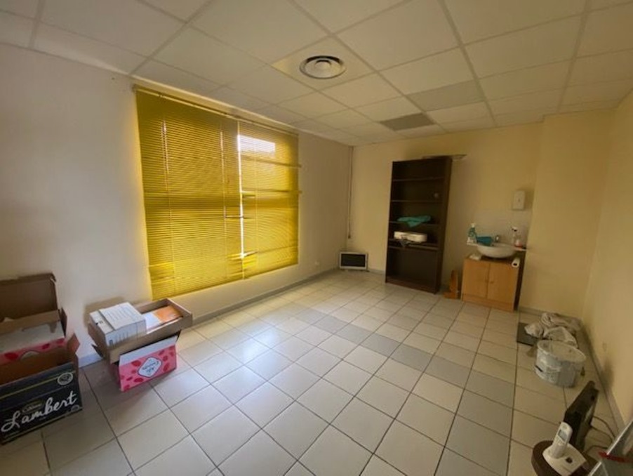 Location Local PLAN DE CUQUES  650 €