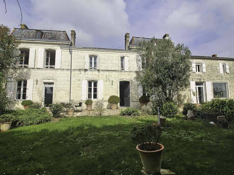 Vente Maison LA BENATE  550 000 €