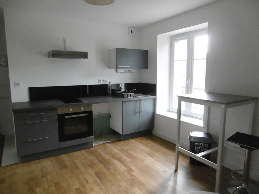 Location Appartement Fougeres  360 €