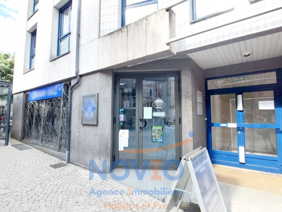 Vente Local POITIERS  217 280 €