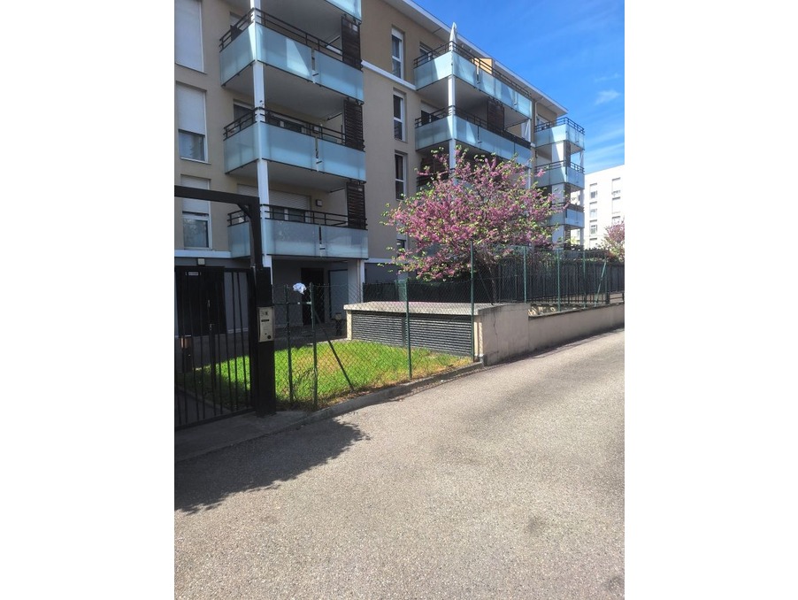 Vente Appartement BRON  221 200 €