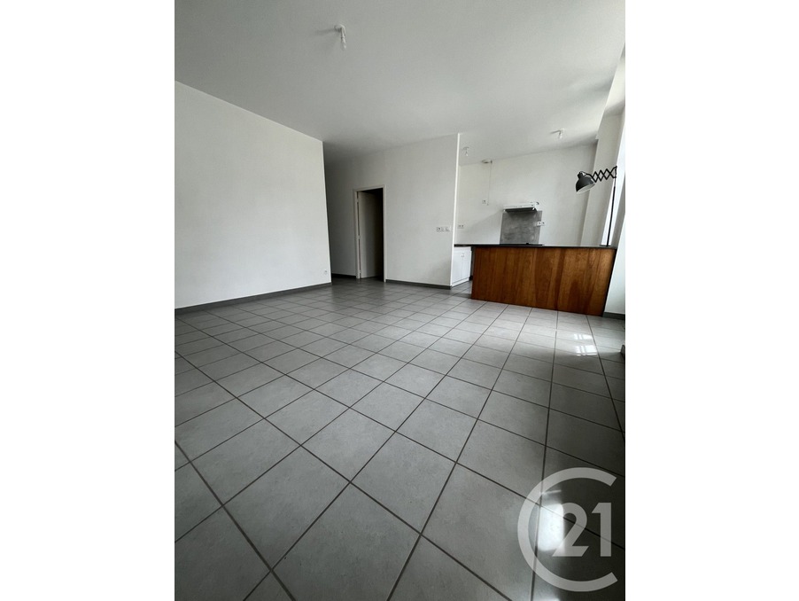 Location Appartement Orthez  657 €