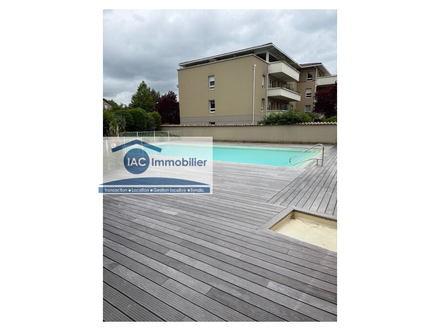 Location Appartement VOURLES  800 €