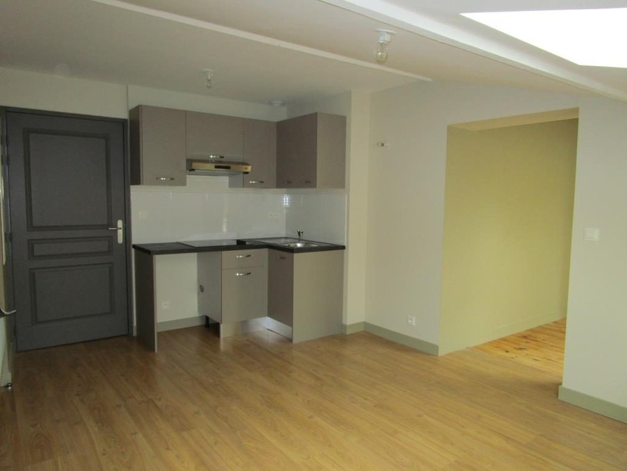 Location Appartement Saintes  461 €