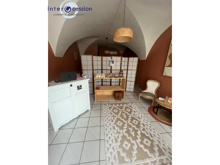 Location Local LONS LE SAUNIER  300 €